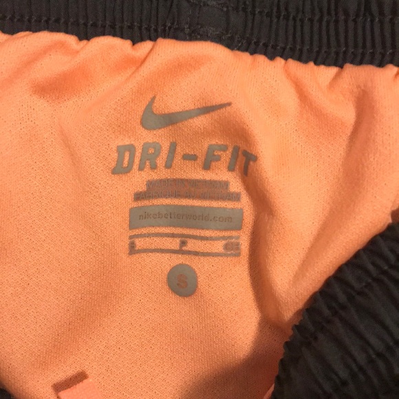 Nike shorts - Picture 2 of 2